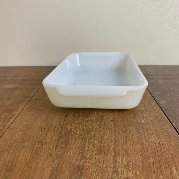 VTG MCM Fire King Casserole Dish Milk Glass Atomic Star Candle Glow 432 1.5 QT - Picture 3 of 7